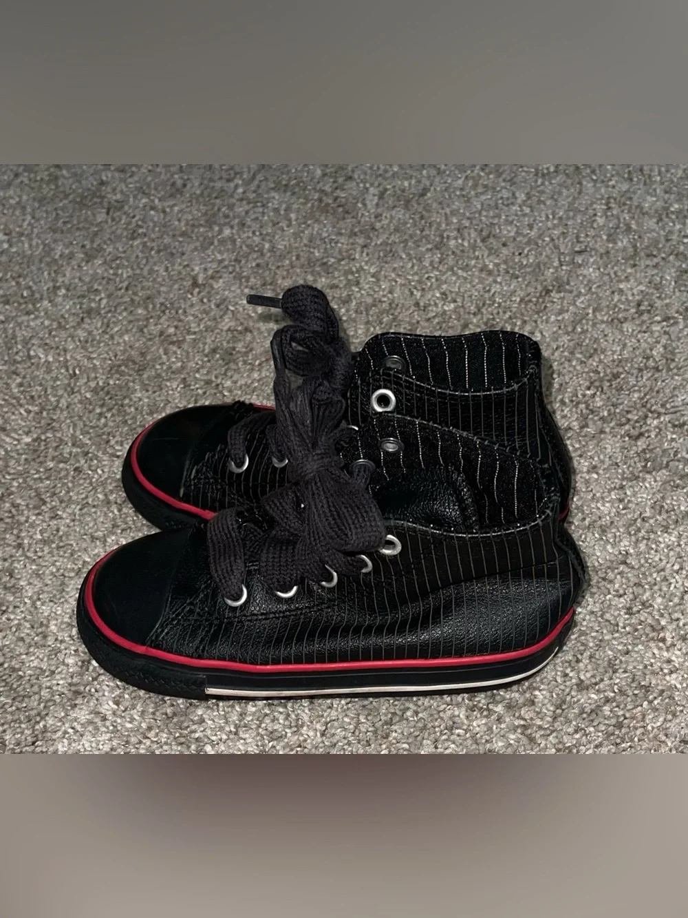 Converse All Star toddler 9 black leather pin stripe shoes